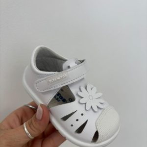 SANDALIA CERRADA FLOR 